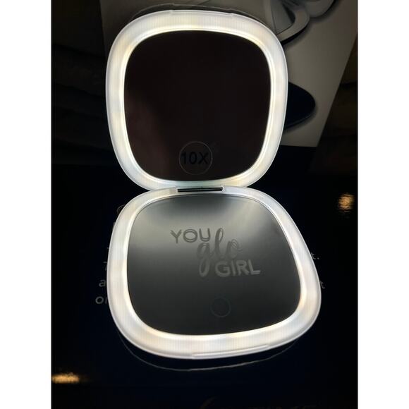 glo TECH LED Compact Mirror, Black - Picture 9 of 10